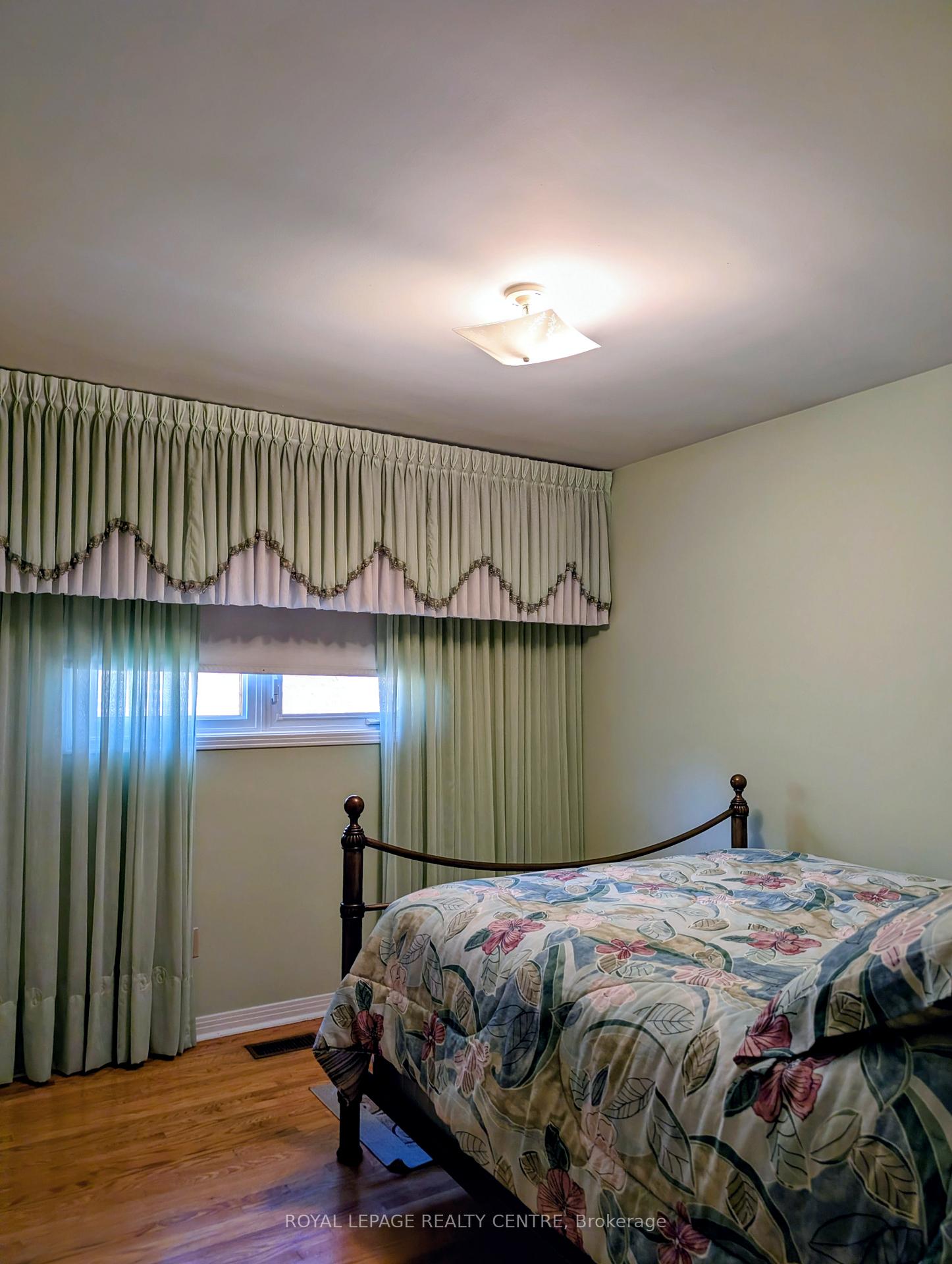 Photo 14 of 2560 Cynara Road, Mississauga, Cooksville — HOMEH