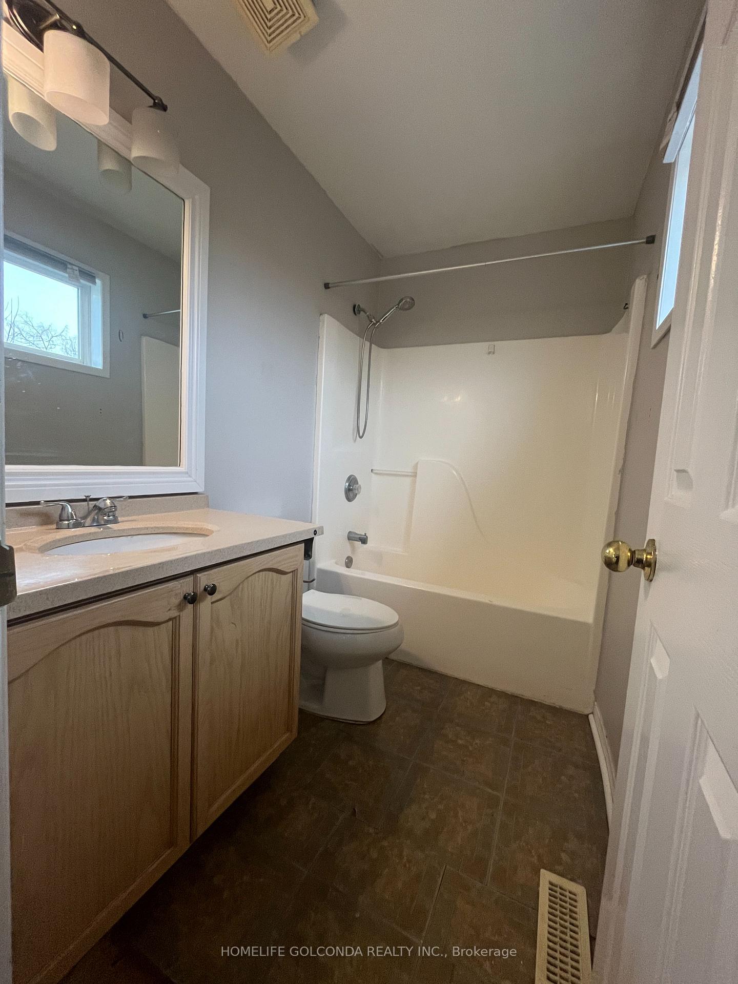 Photo 14 of Unit Upper, 59 Herrell Avenue, Barrie, Painswick North — HOMEH