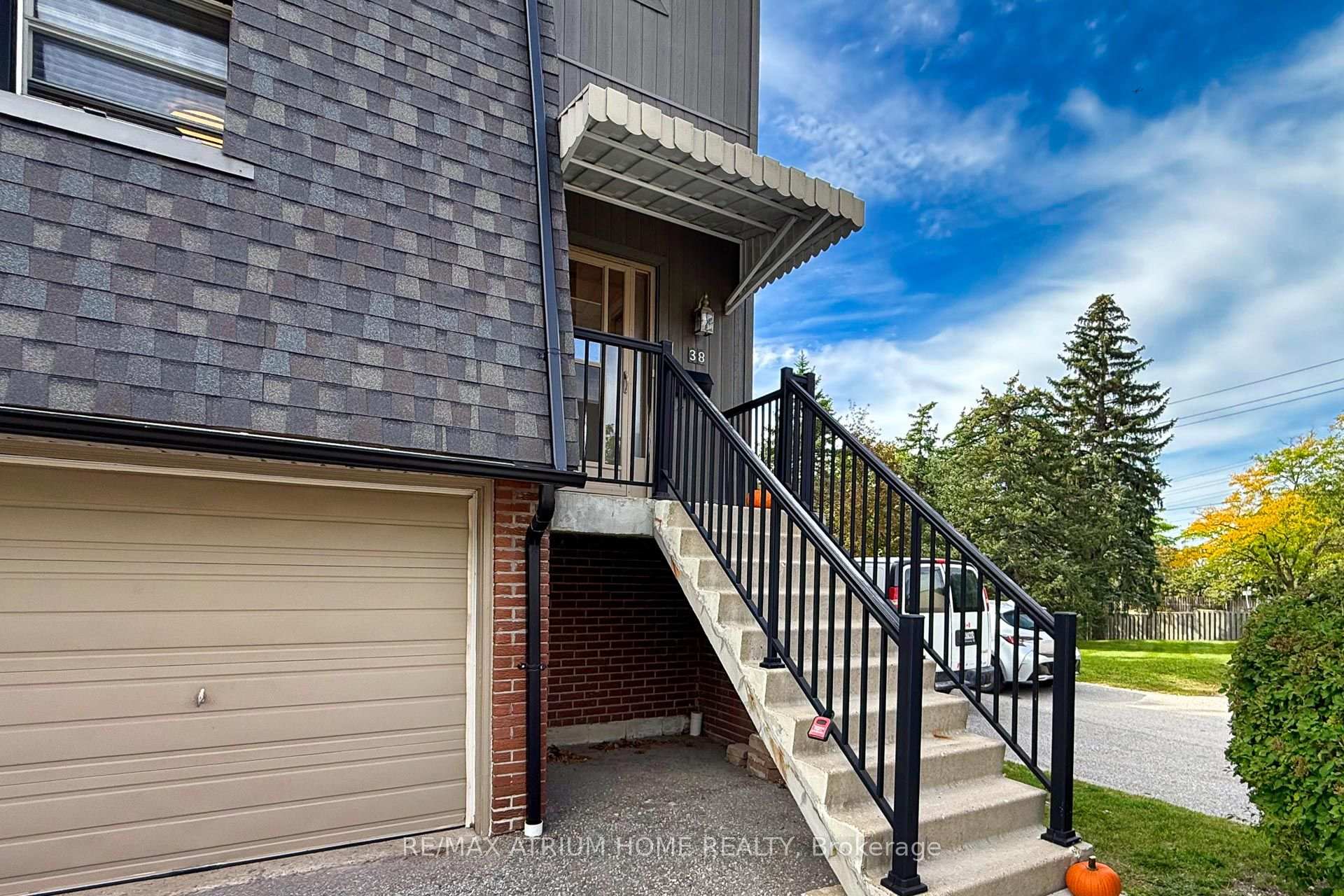 Photo 5 of 38 Purple Sageway, North York, Hillcrest Village — HOMEH