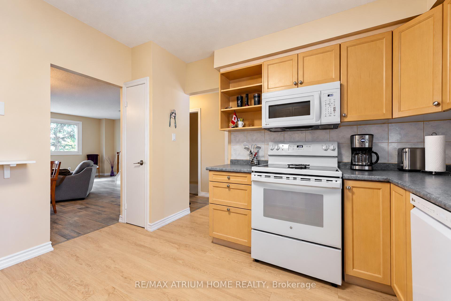 Photo 12 of 38 Purple Sageway, North York, Hillcrest Village — HOMEH