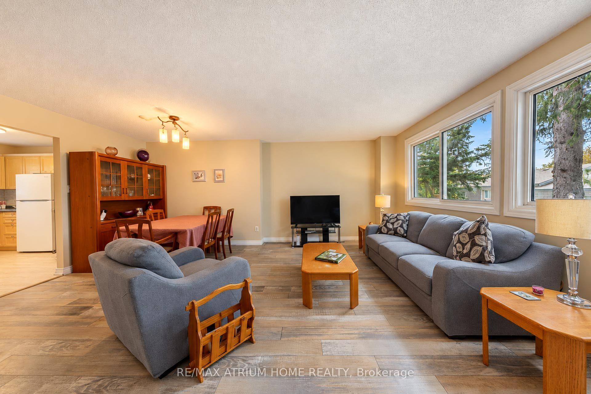 Photo 18 of 38 Purple Sageway, North York, Hillcrest Village — HOMEH