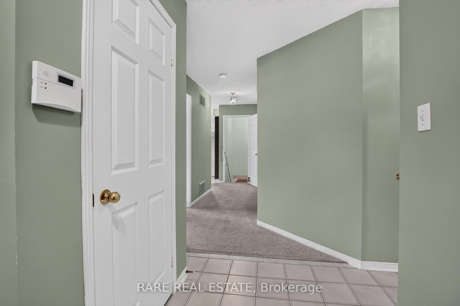 Photo 5 of 7 Longman Drive, Barrie, Northwest — HOMEH