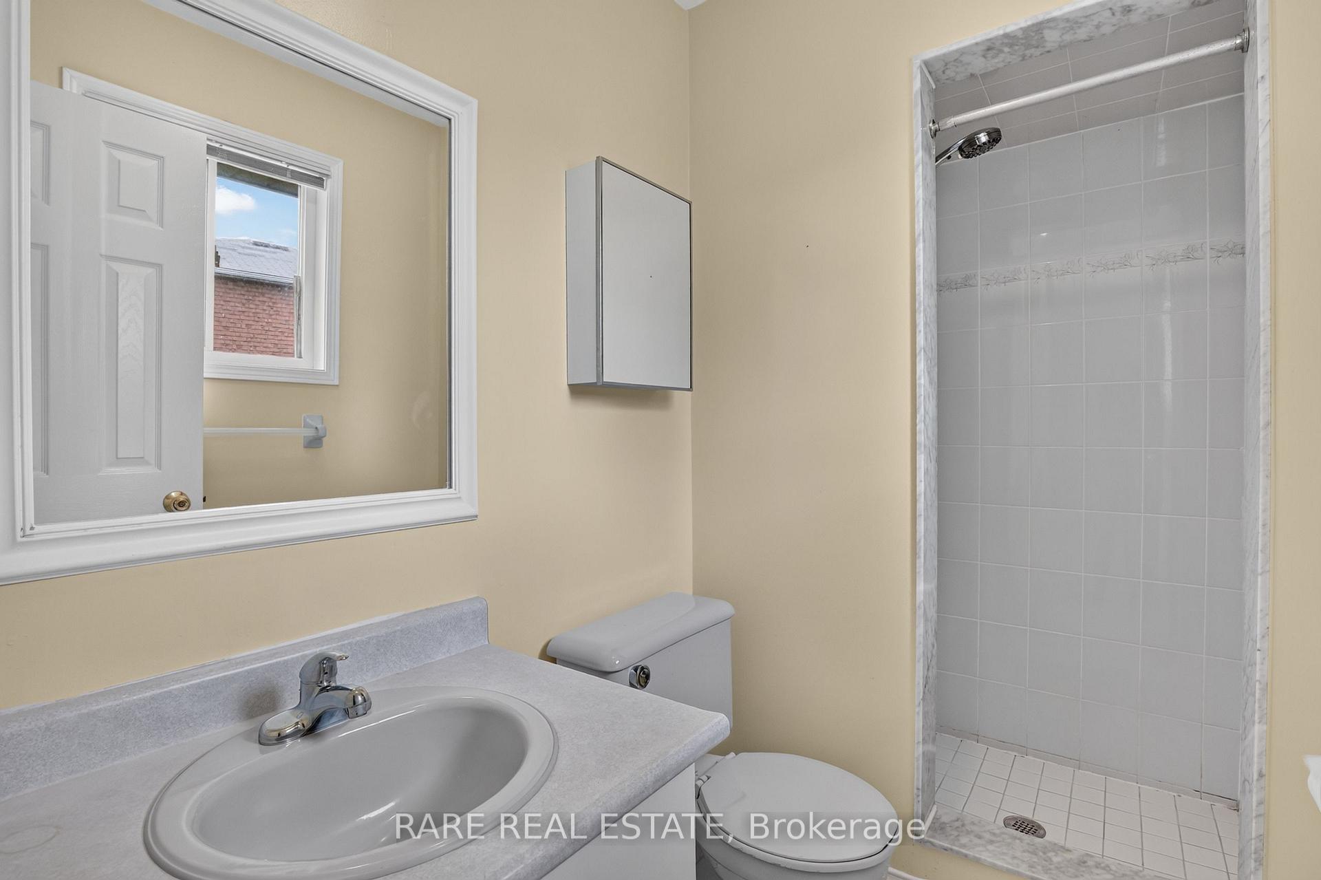 Photo 21 of 7 Longman Drive, Barrie, Northwest — HOMEH