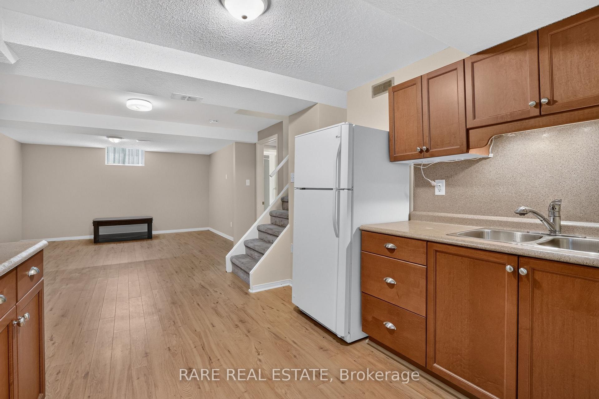 Photo 23 of 7 Longman Drive, Barrie, Northwest — HOMEH