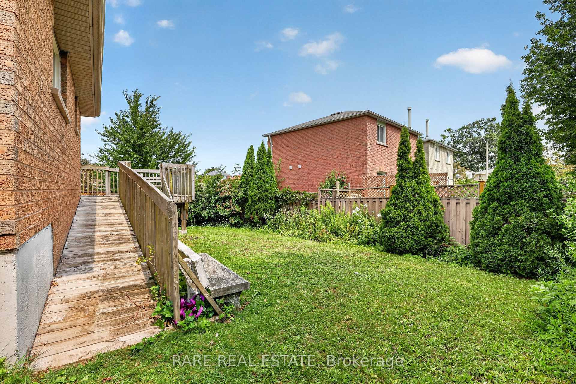 Photo 32 of 7 Longman Drive, Barrie, Northwest — HOMEH