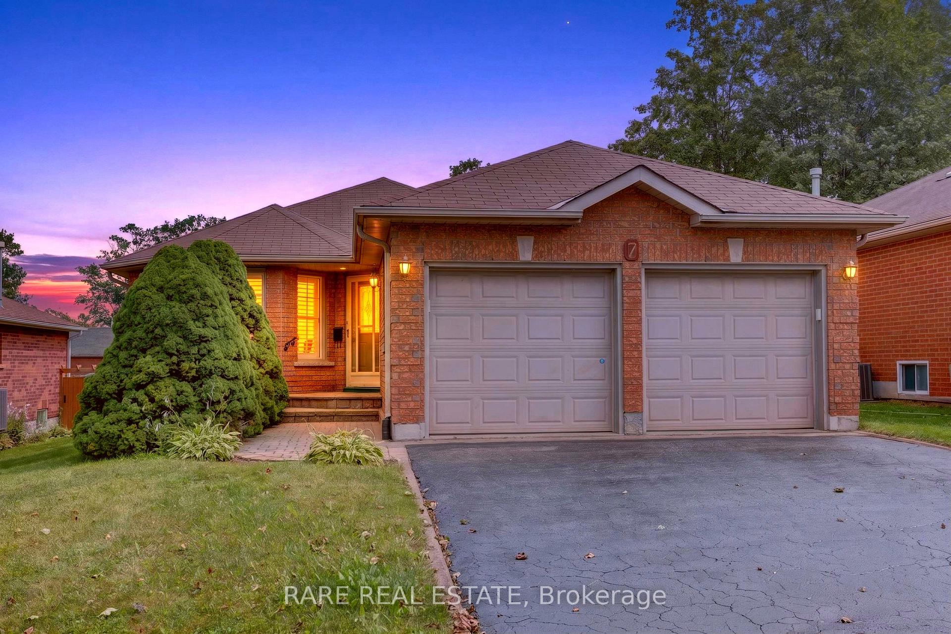 Photo 1 of 7 Longman Drive, Barrie, Northwest — HOMEH
