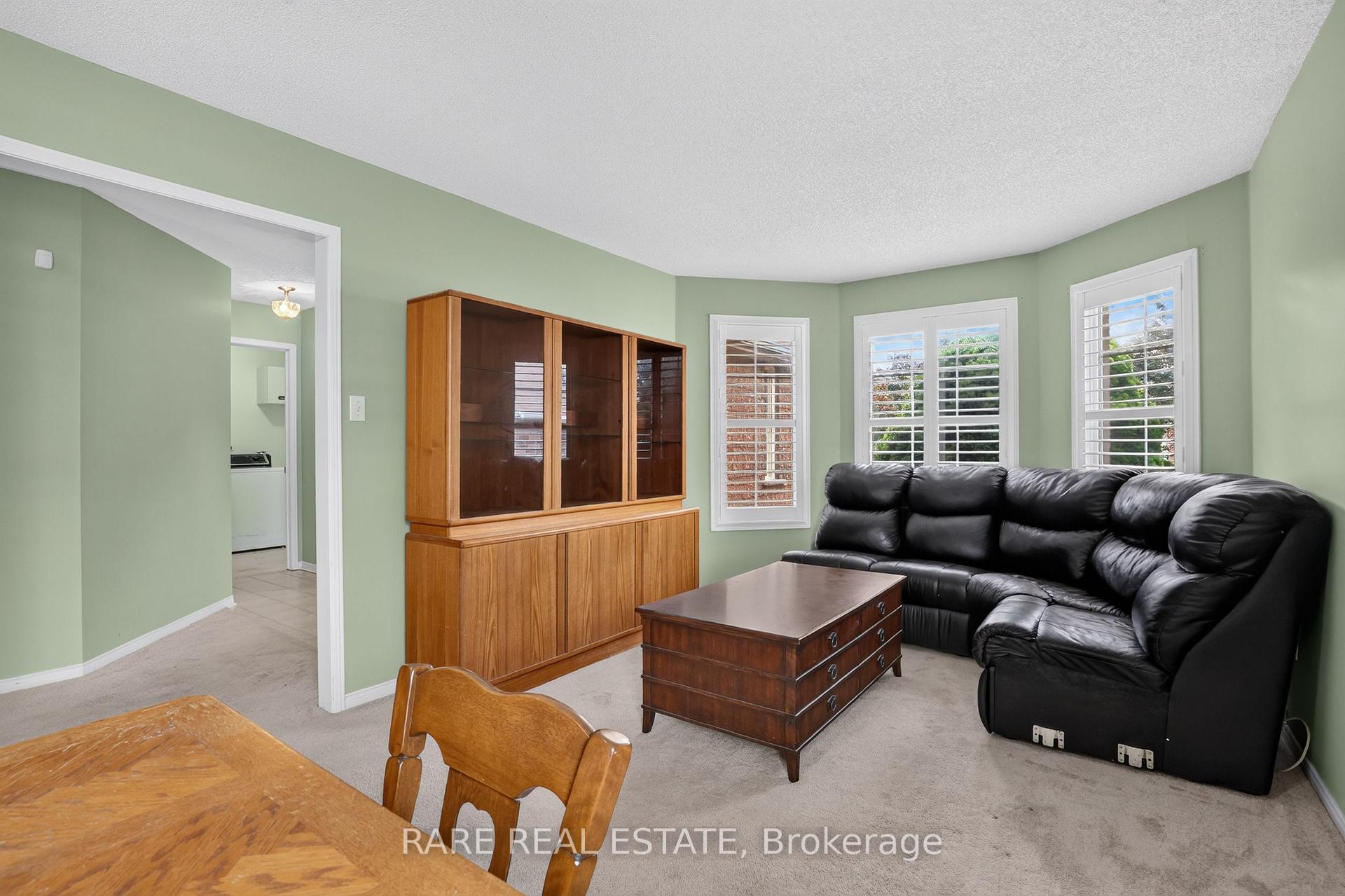 Photo 8 of 7 Longman Drive, Barrie, Northwest — HOMEH