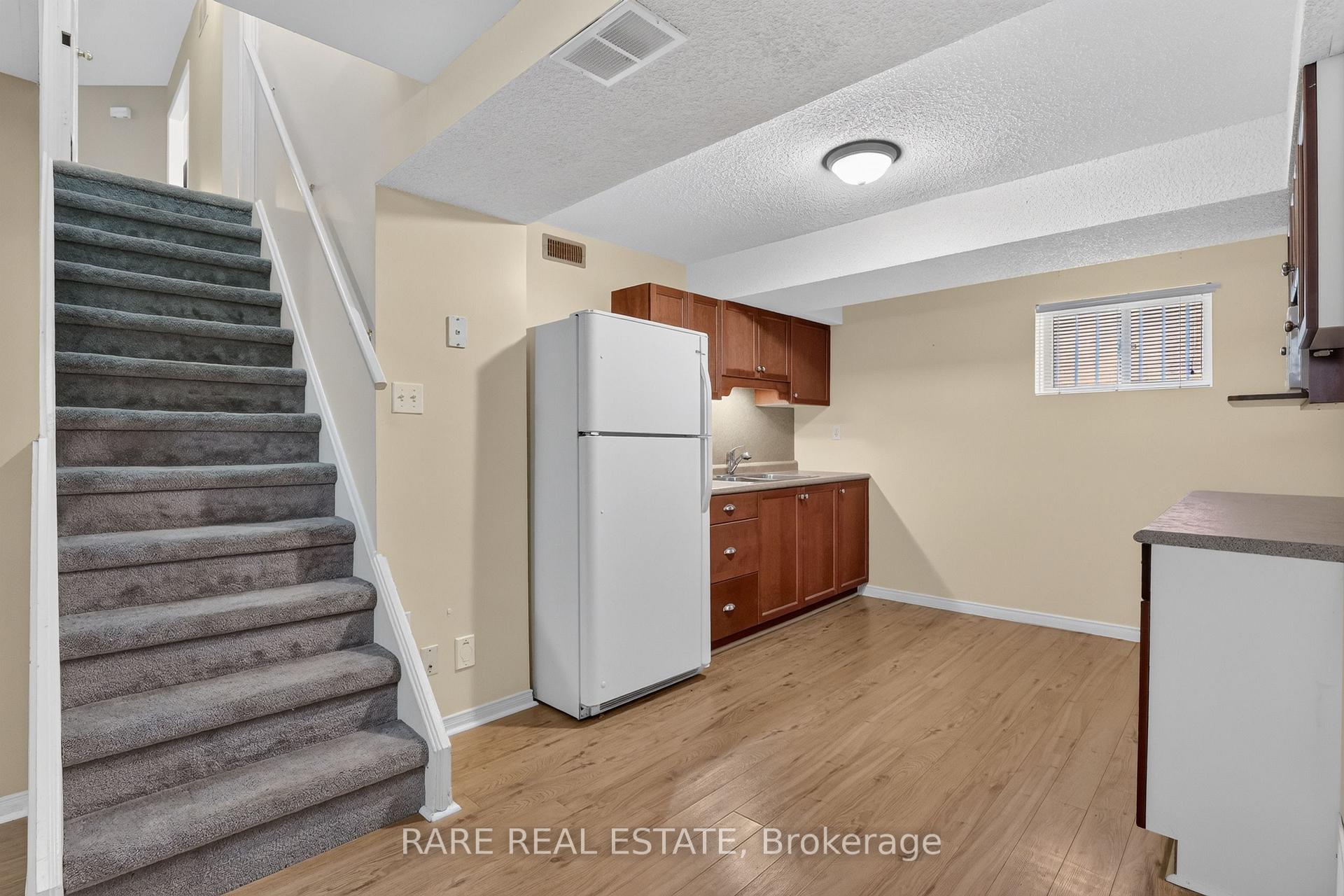 Photo 22 of 7 Longman Drive, Barrie, Northwest — HOMEH
