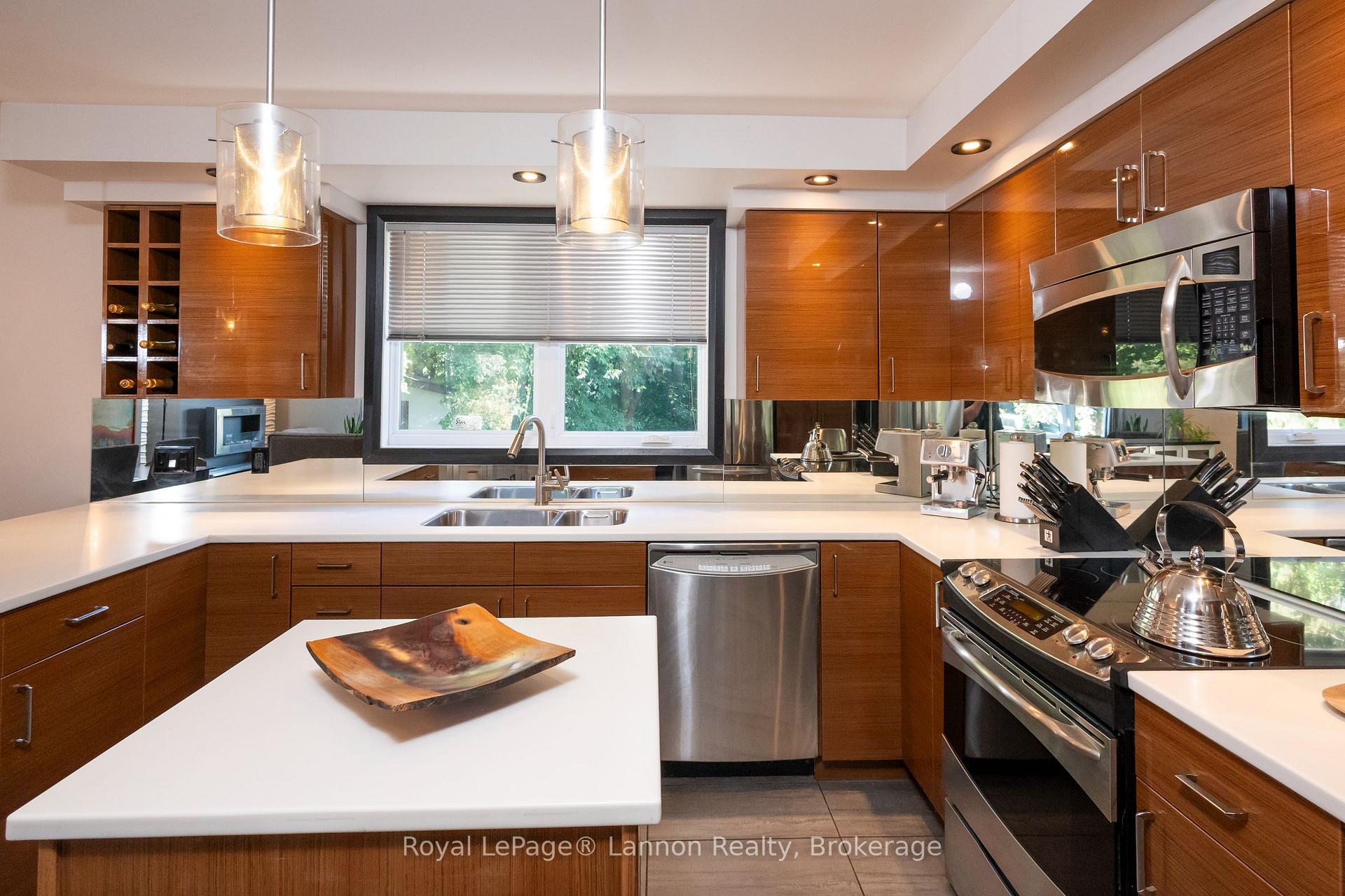 Photo 13 of 245 McComber Crescent, Thunder Bay, Grandview — HOMEH