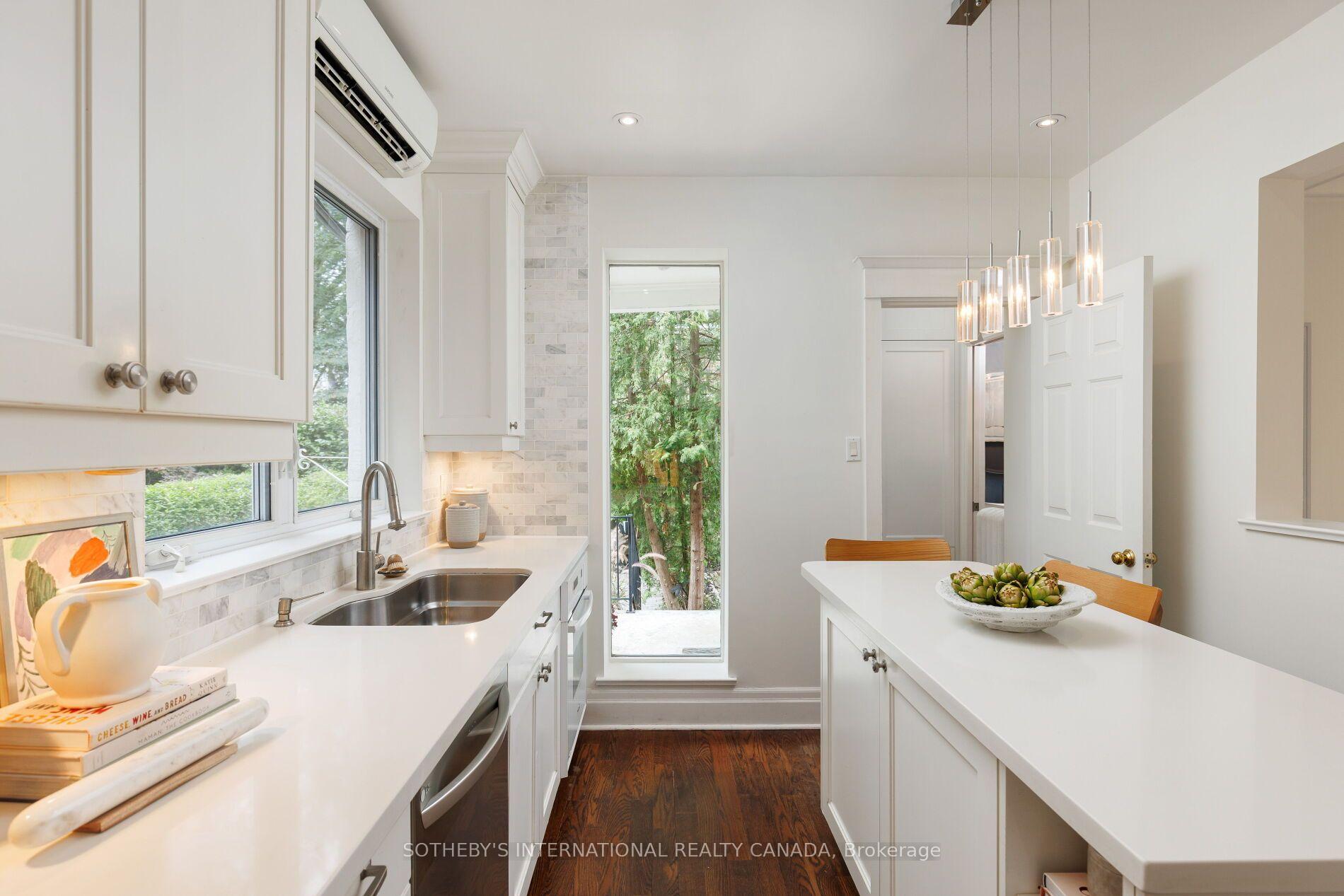Photo 12 of 126 Hilton Avenue, Toronto, Casa Loma — HOMEH