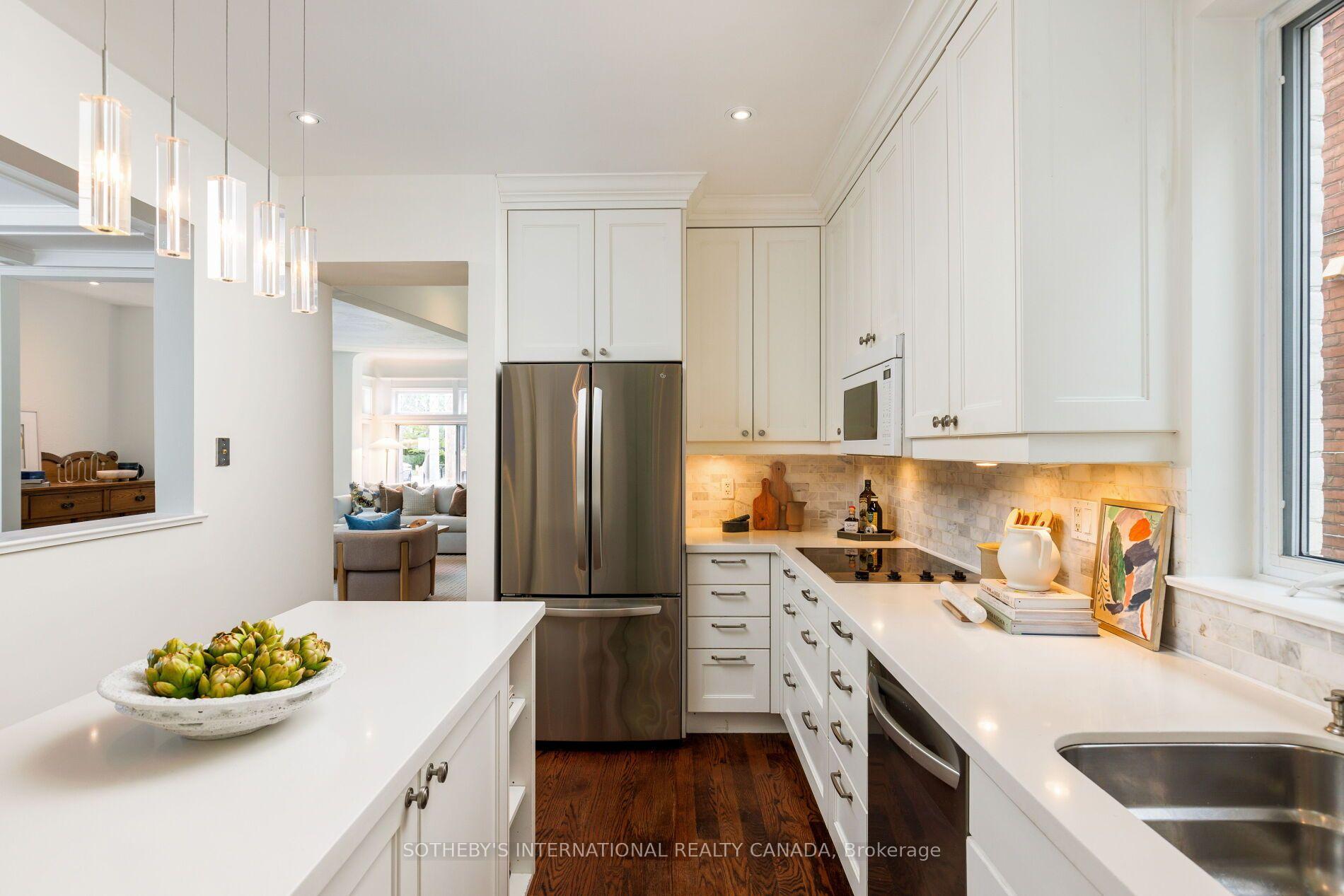 Photo 13 of 126 Hilton Avenue, Toronto, Casa Loma — HOMEH