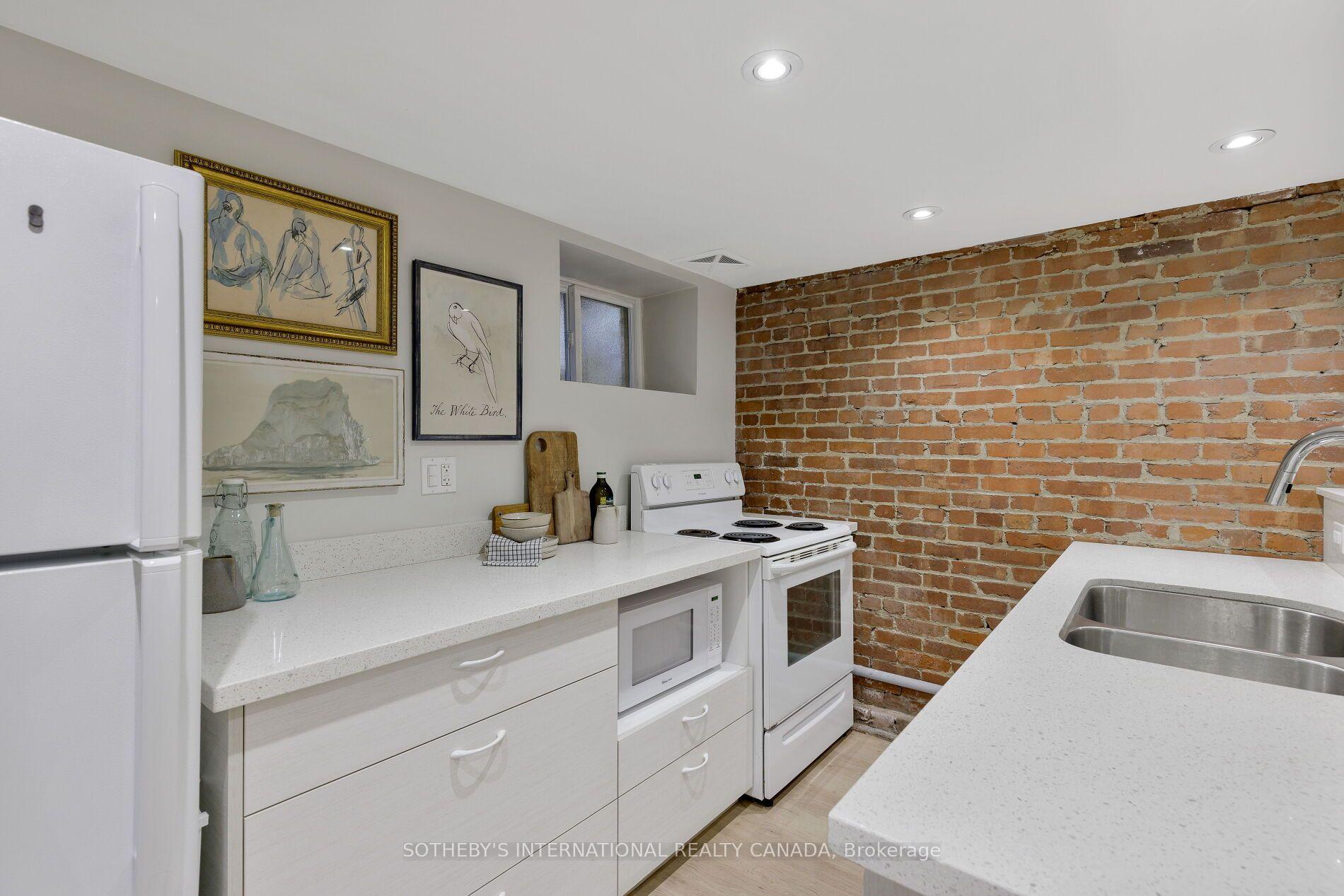 Photo 30 of 126 Hilton Avenue, Toronto, Casa Loma — HOMEH