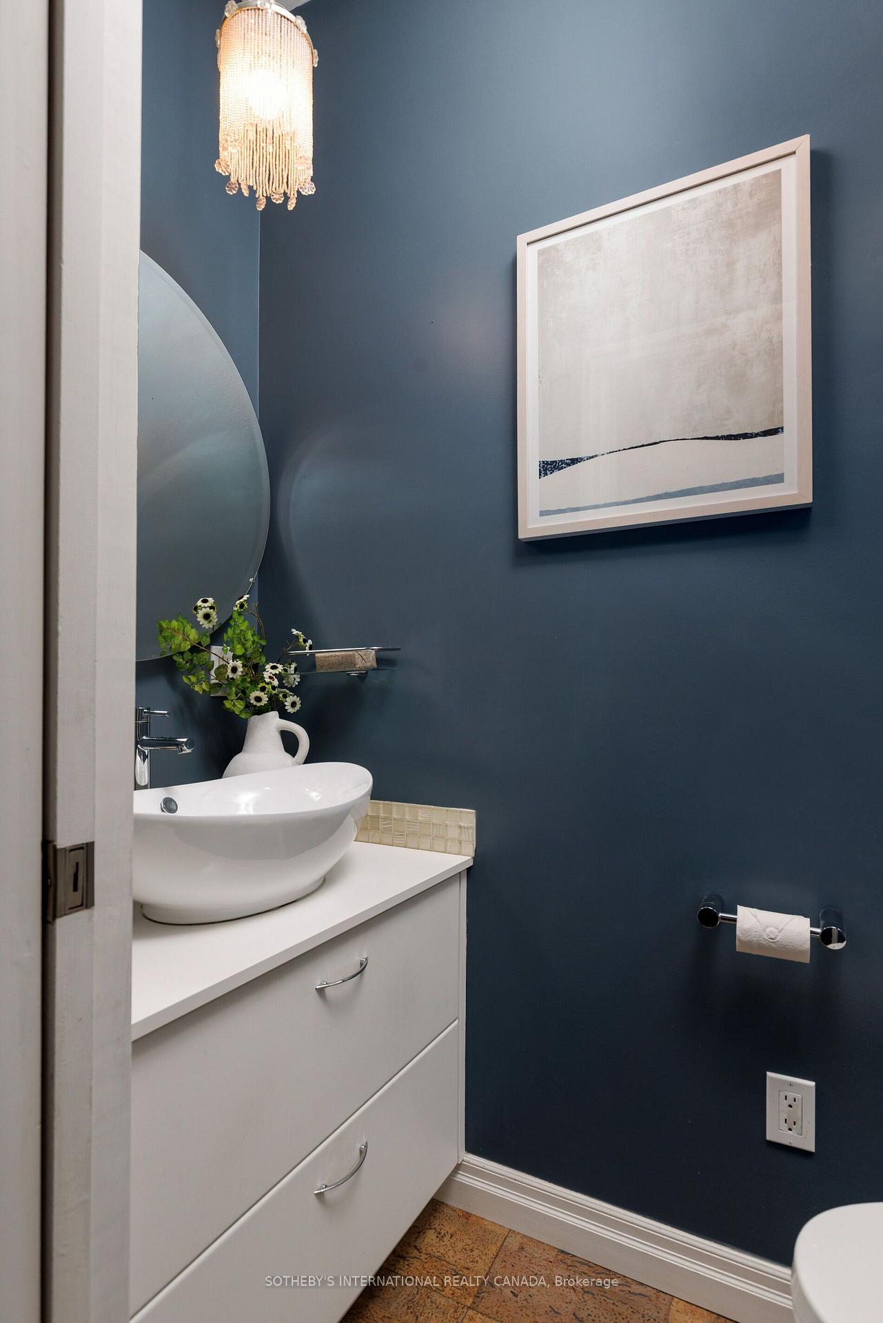 Photo 14 of 126 Hilton Avenue, Toronto, Casa Loma — HOMEH