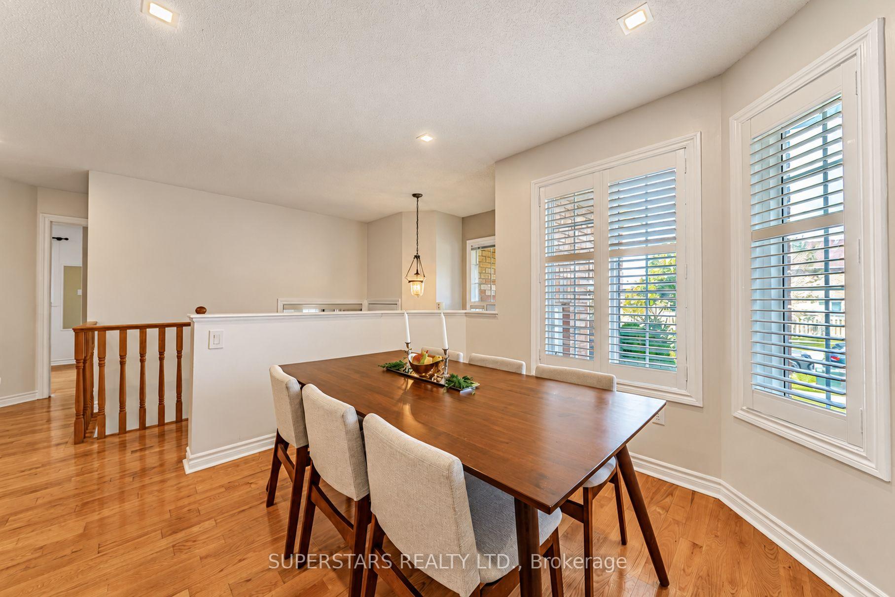 Photo 3 of 167 Humberland Drive, Richmond Hill, Oak Ridges — HOMEH
