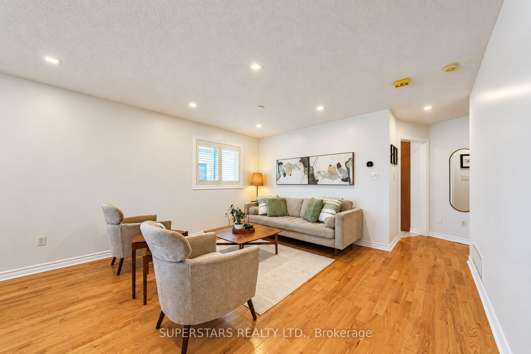 Photo 5 of 167 Humberland Drive, Richmond Hill, Oak Ridges — HOMEH