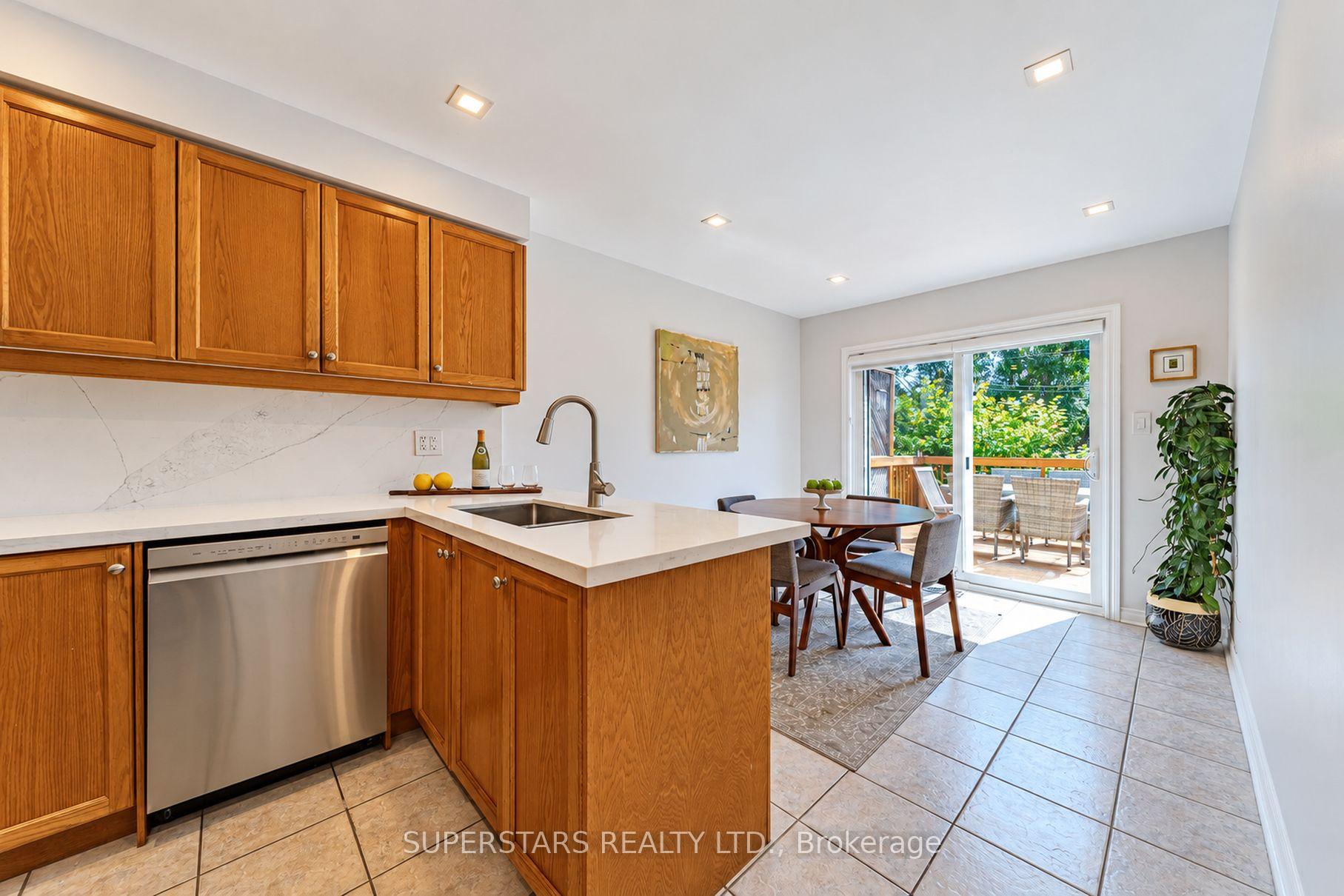 Photo 10 of 167 Humberland Drive, Richmond Hill, Oak Ridges — HOMEH