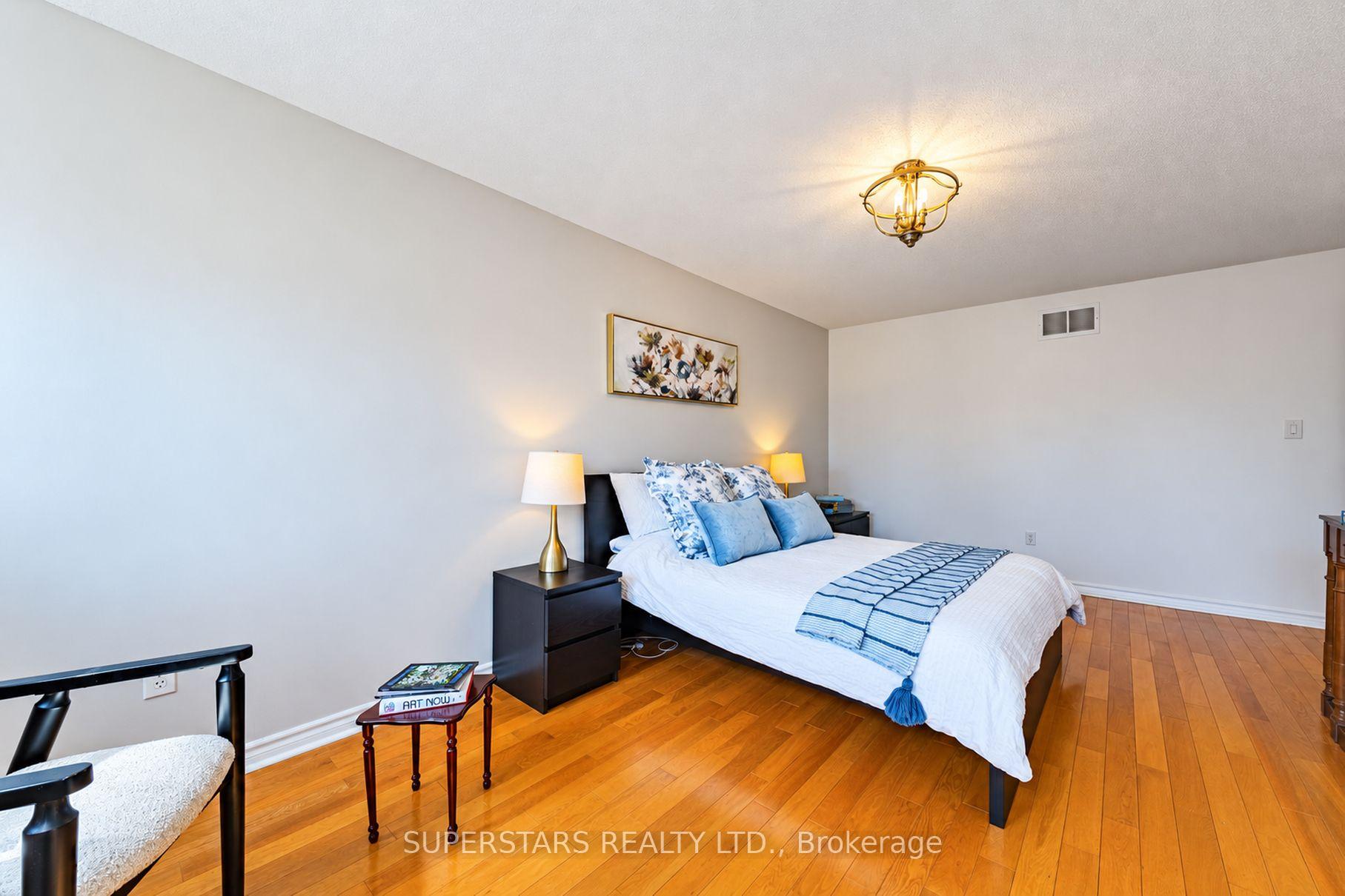 Photo 16 of 167 Humberland Drive, Richmond Hill, Oak Ridges — HOMEH