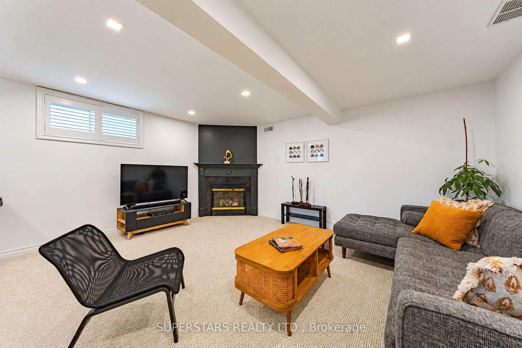 Photo 23 of 167 Humberland Drive, Richmond Hill, Oak Ridges — HOMEH