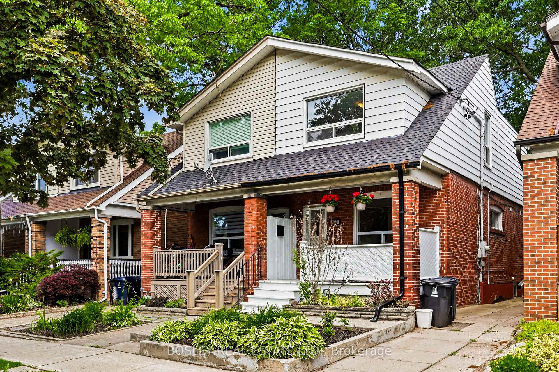 Photo of 682 Milverton Boulevard