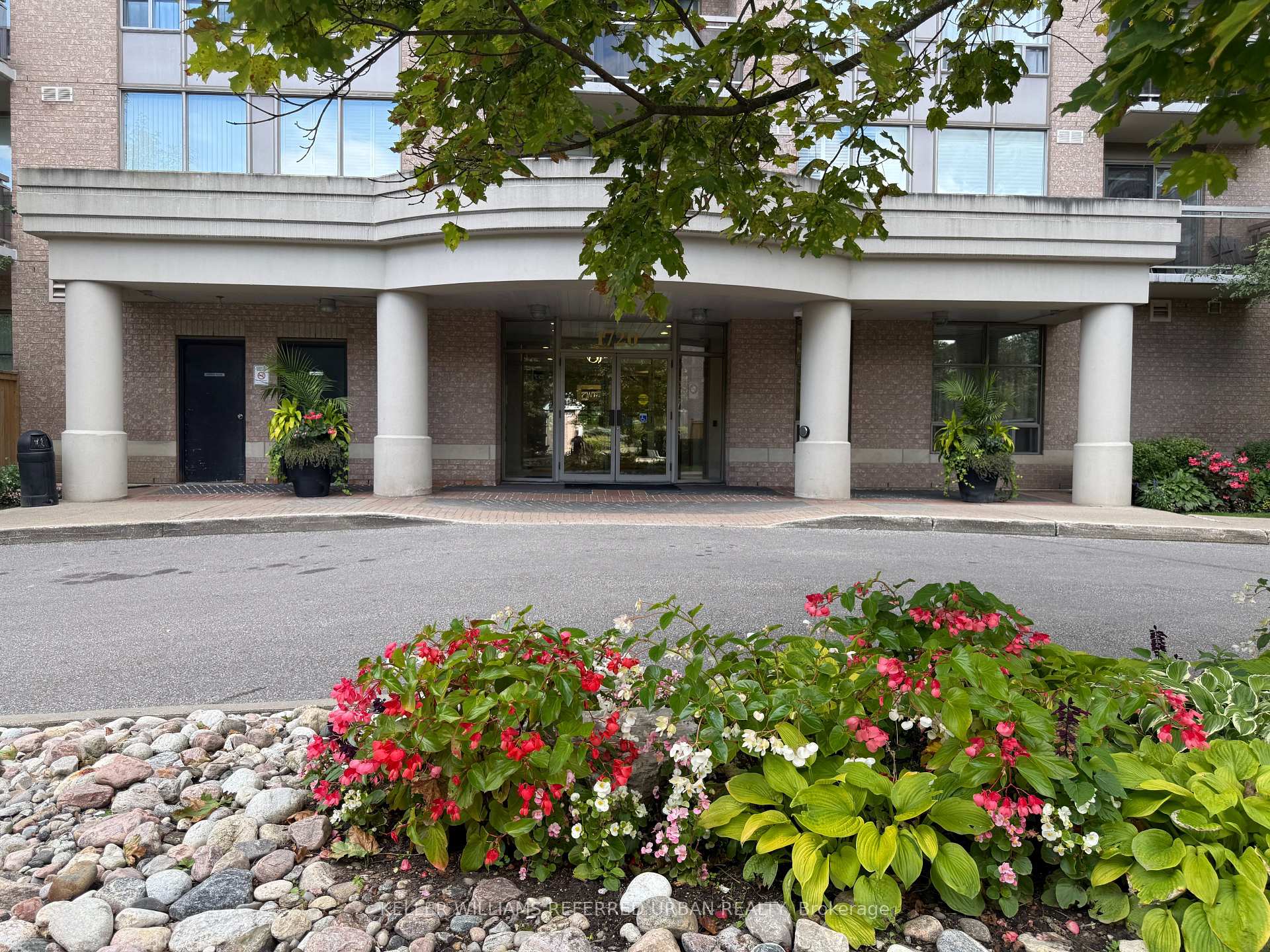 Photo 4 of Unit 110, 1720 Eglinton Avenue E, North York, Victoria Village — HOMEH