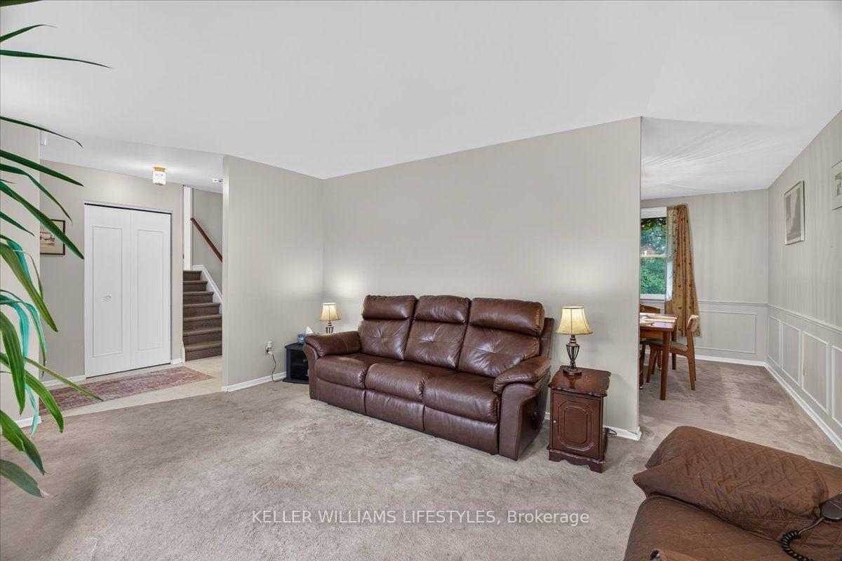 Photo 11 of 76 Fox Mill Crescent, London, South N — HOMEH