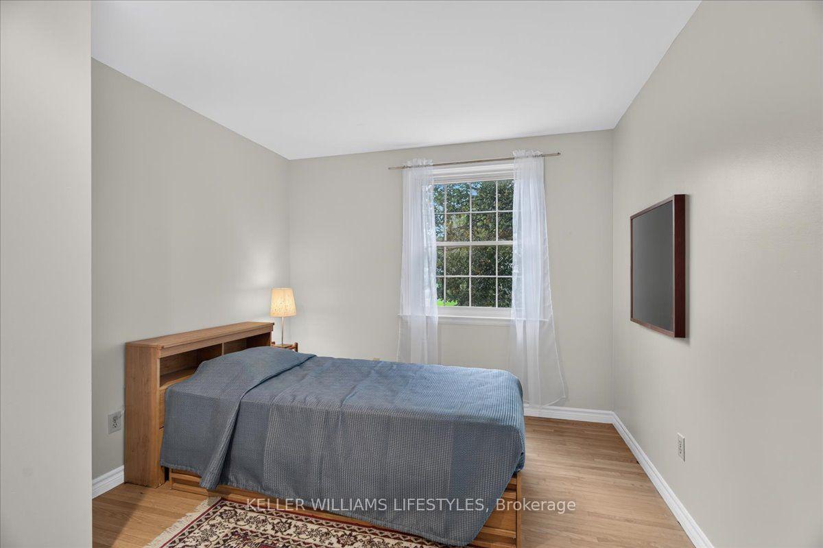 Photo 21 of 76 Fox Mill Crescent, London, South N — HOMEH