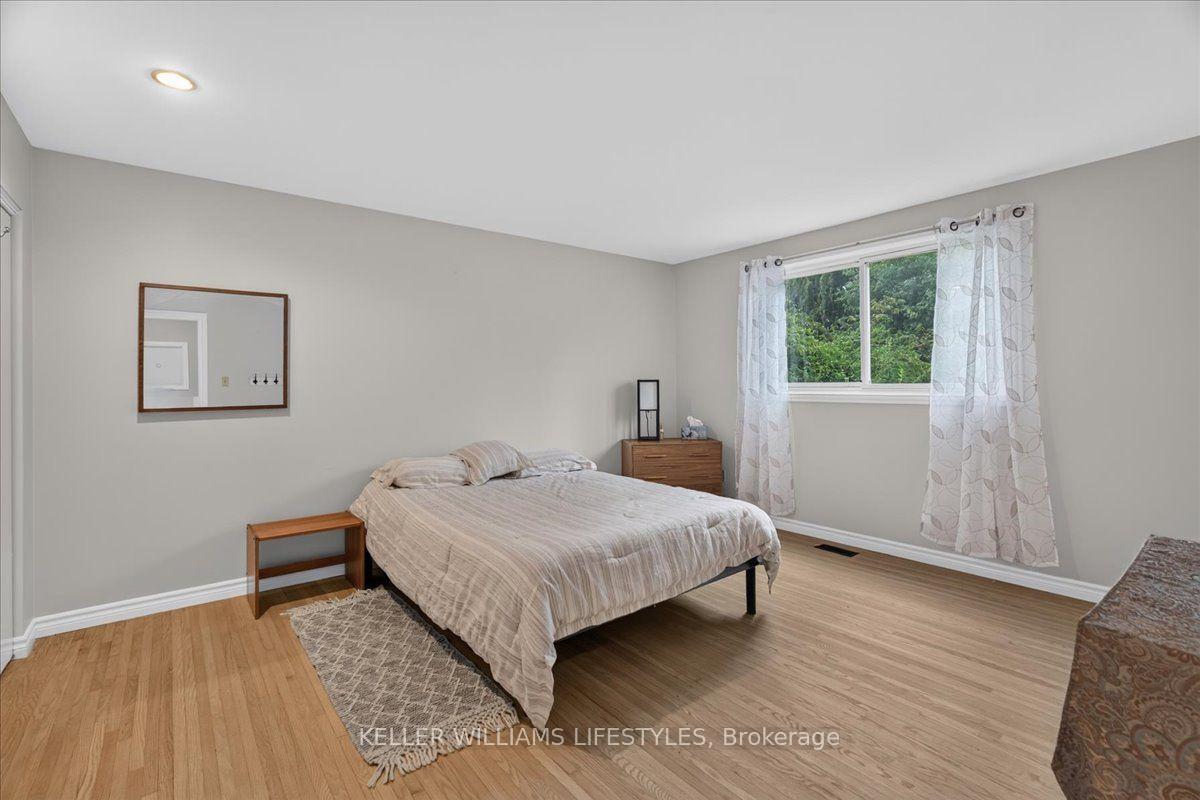 Photo 28 of 76 Fox Mill Crescent, London, South N — HOMEH