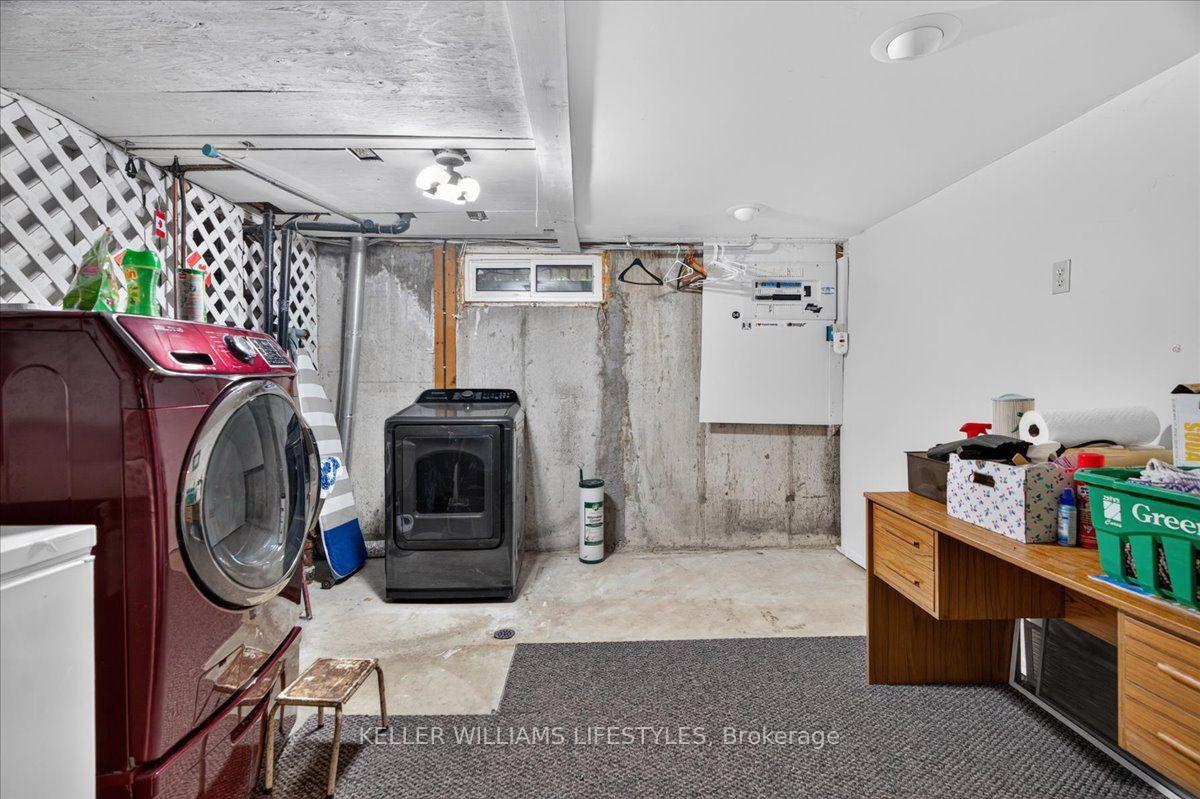 Photo 38 of 76 Fox Mill Crescent, London, South N — HOMEH