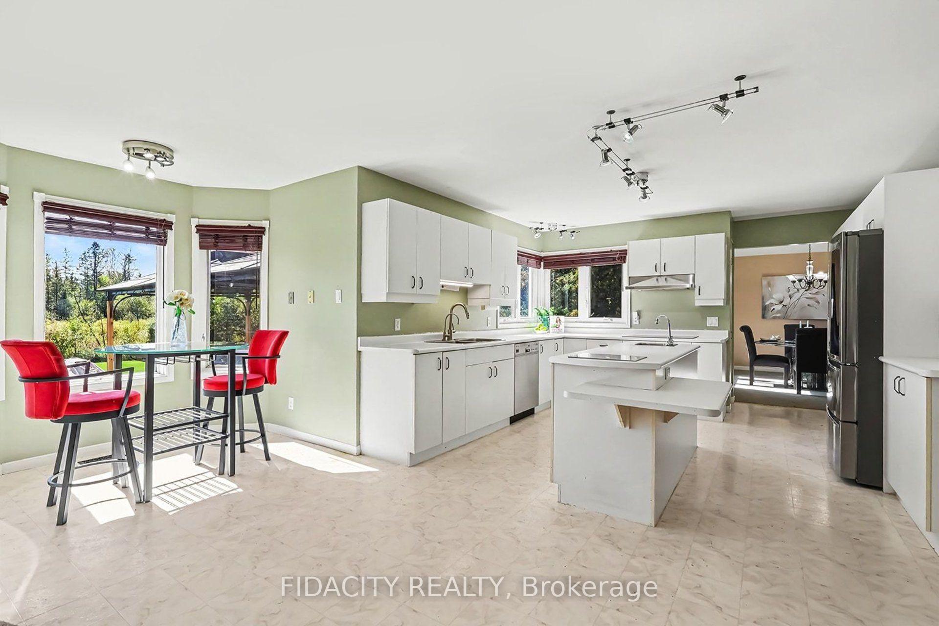 Photo 10 of 88 Constance Lake Road, Ottawa, Kanata - Kanata (North East) — HOMEH