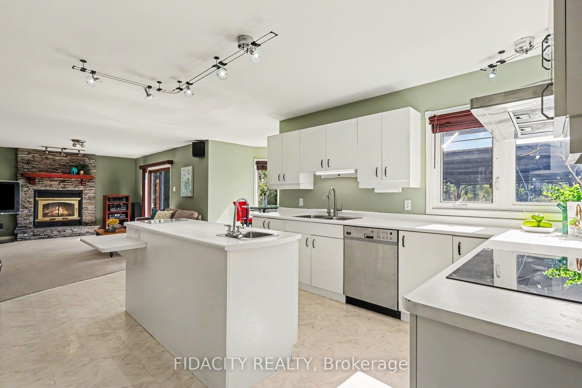 Photo 12 of 88 Constance Lake Road, Ottawa, Kanata - Kanata (North East) — HOMEH