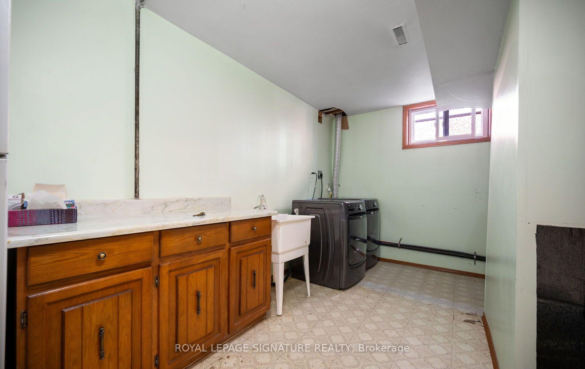Photo 39 of 2221 Florian Road, Mississauga, Cooksville — HOMEH