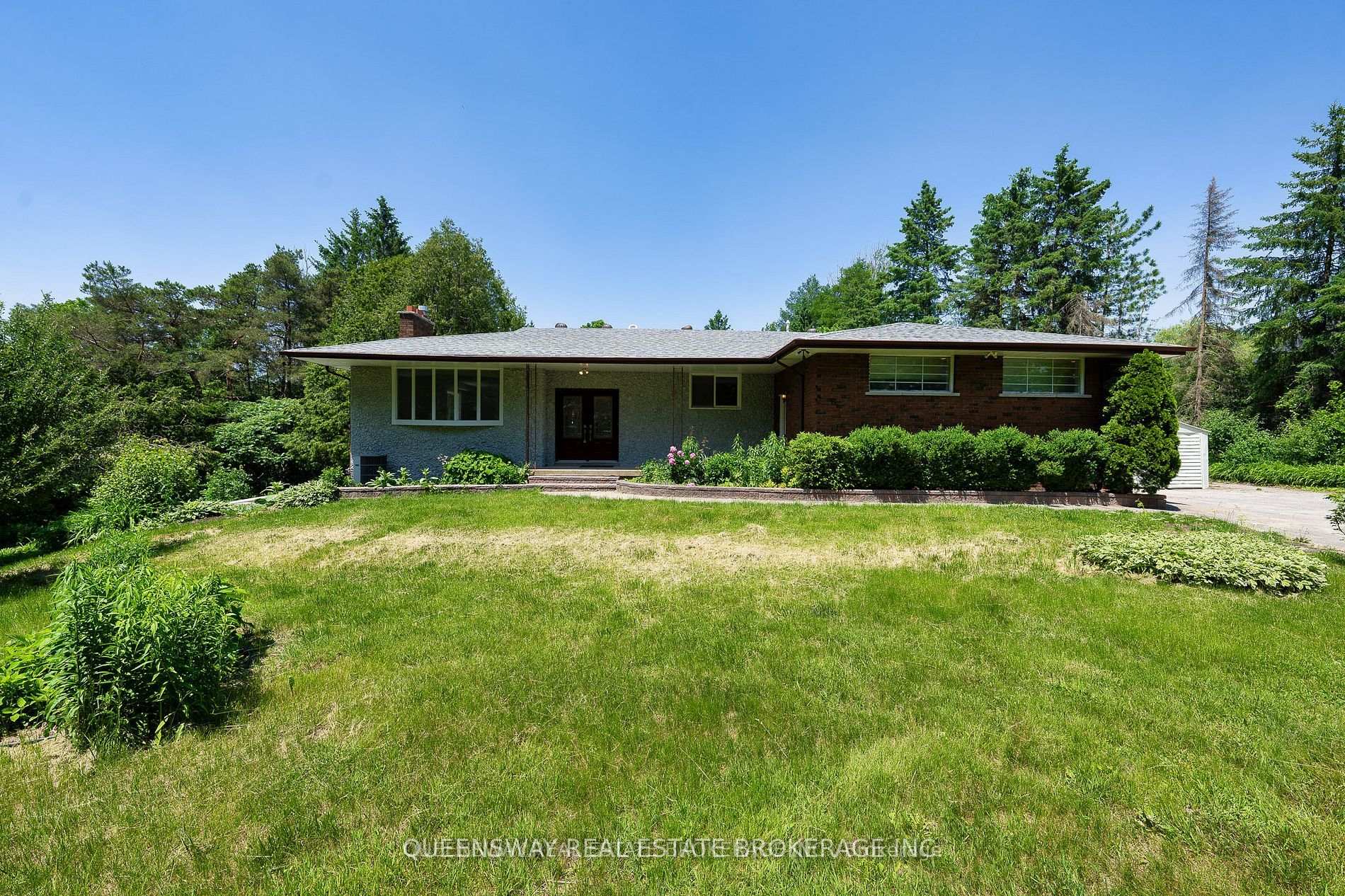 Photo of 1268 15th Side Road