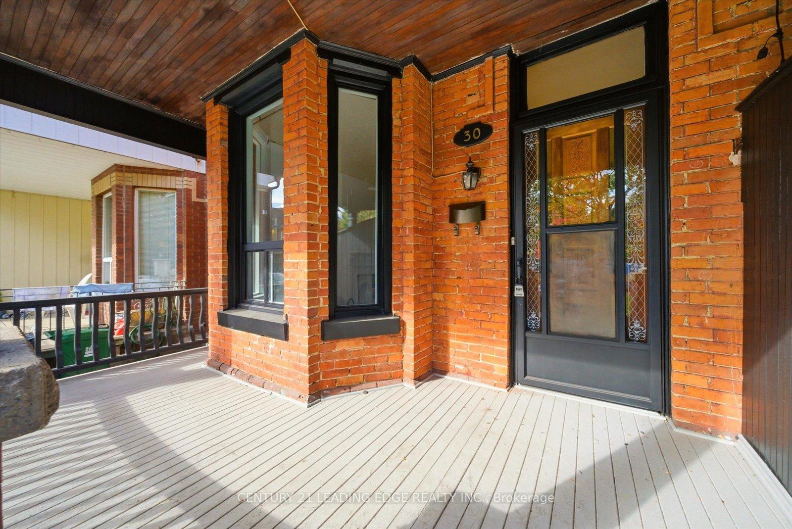 Photo 3 of 30 Ulster Street, Toronto, University — HOMEH