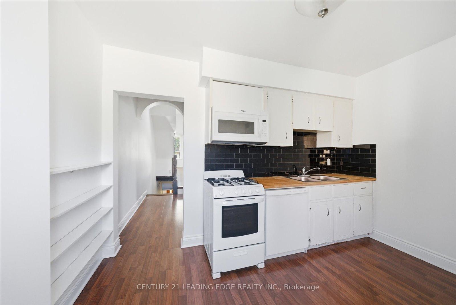 Photo 13 of 30 Ulster Street, Toronto, University — HOMEH