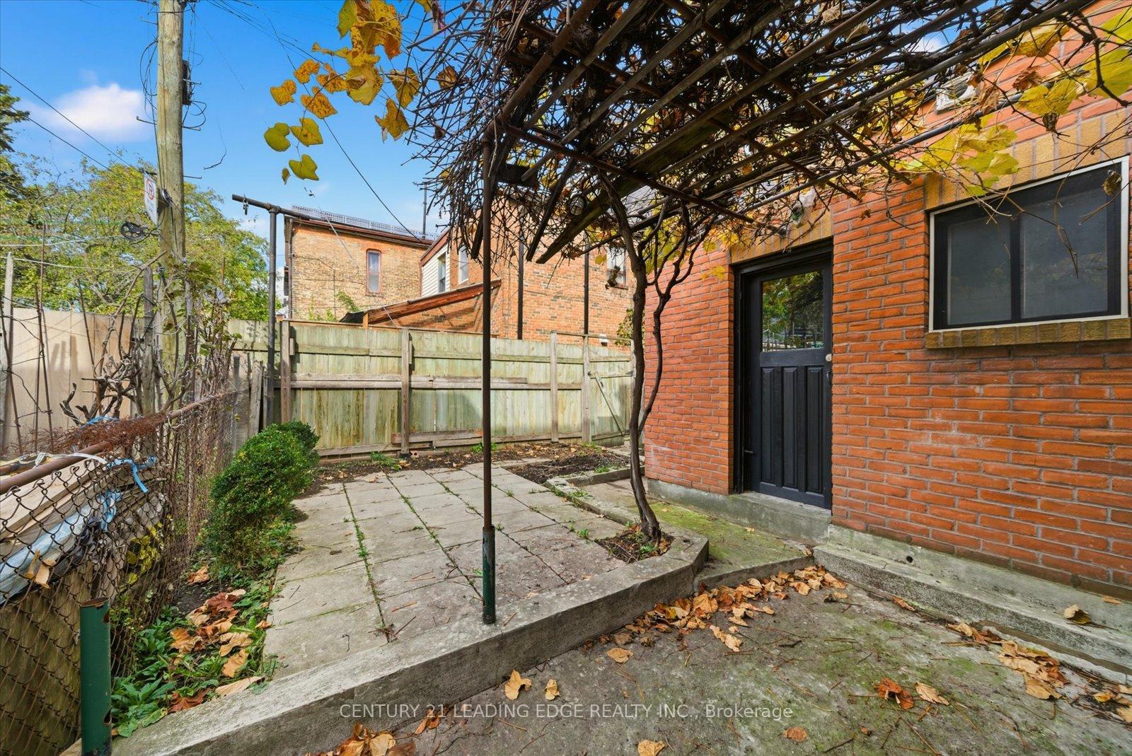 Photo 31 of 30 Ulster Street, Toronto, University — HOMEH