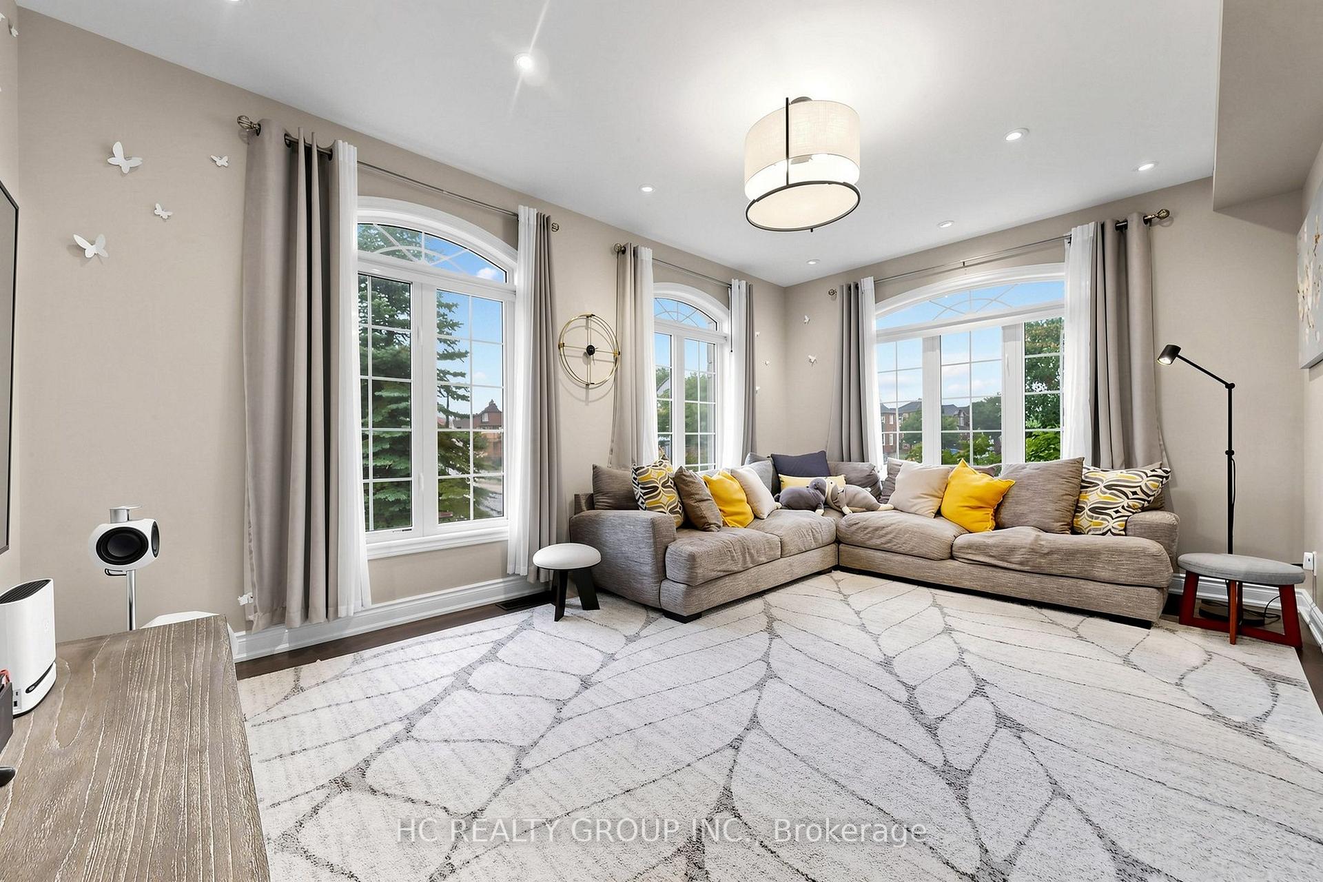 Photo 6 of 1116 Veterans Way, Newmarket, Stonehaven-Wyndham — HOMEH