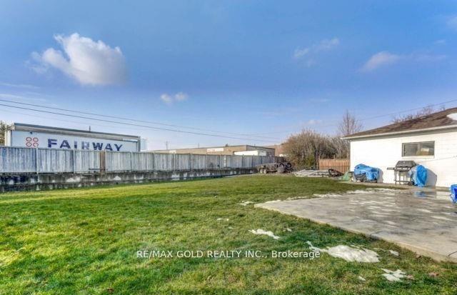 Photo 28 of Unit Basement, 6 Monaco Court, North York, Black Creek — HOMEH