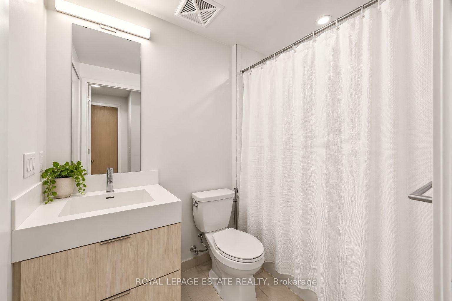 Photo 9 of Unit 2008, 130 River Street, Toronto, Regent Park — HOMEH