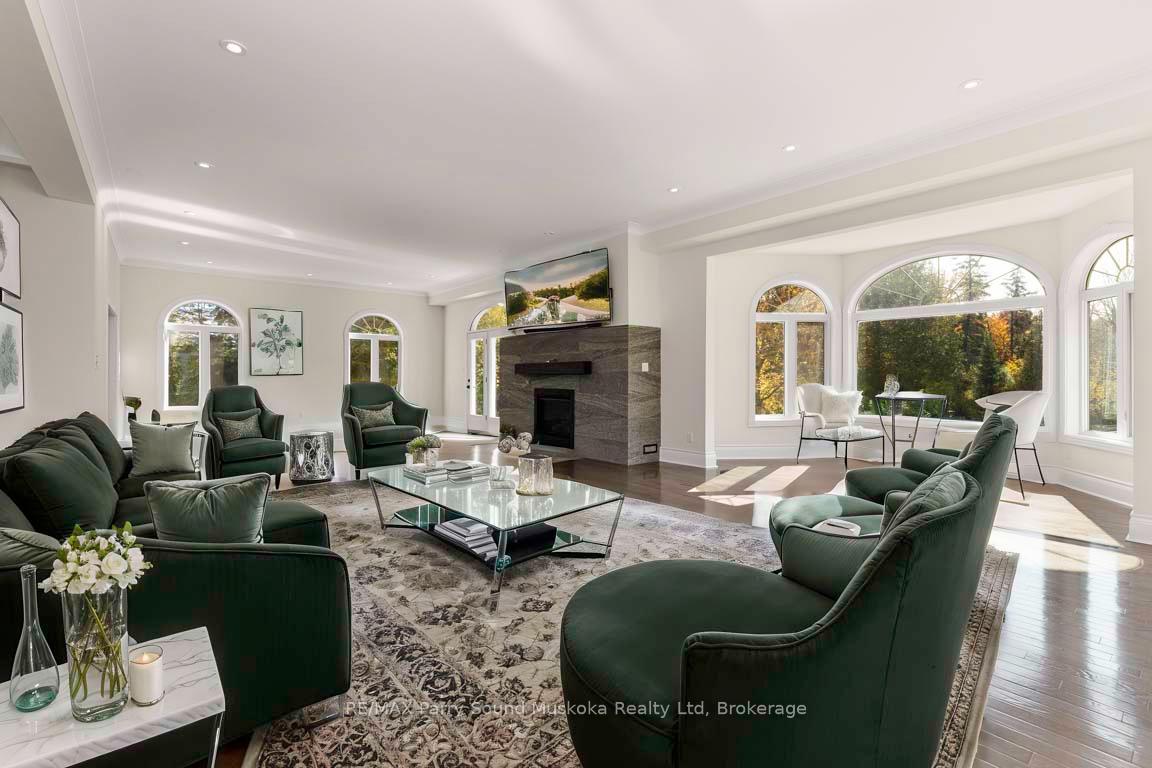 Photo 6 of 14-16 Knowles Crescent, Seguin — HOMEH