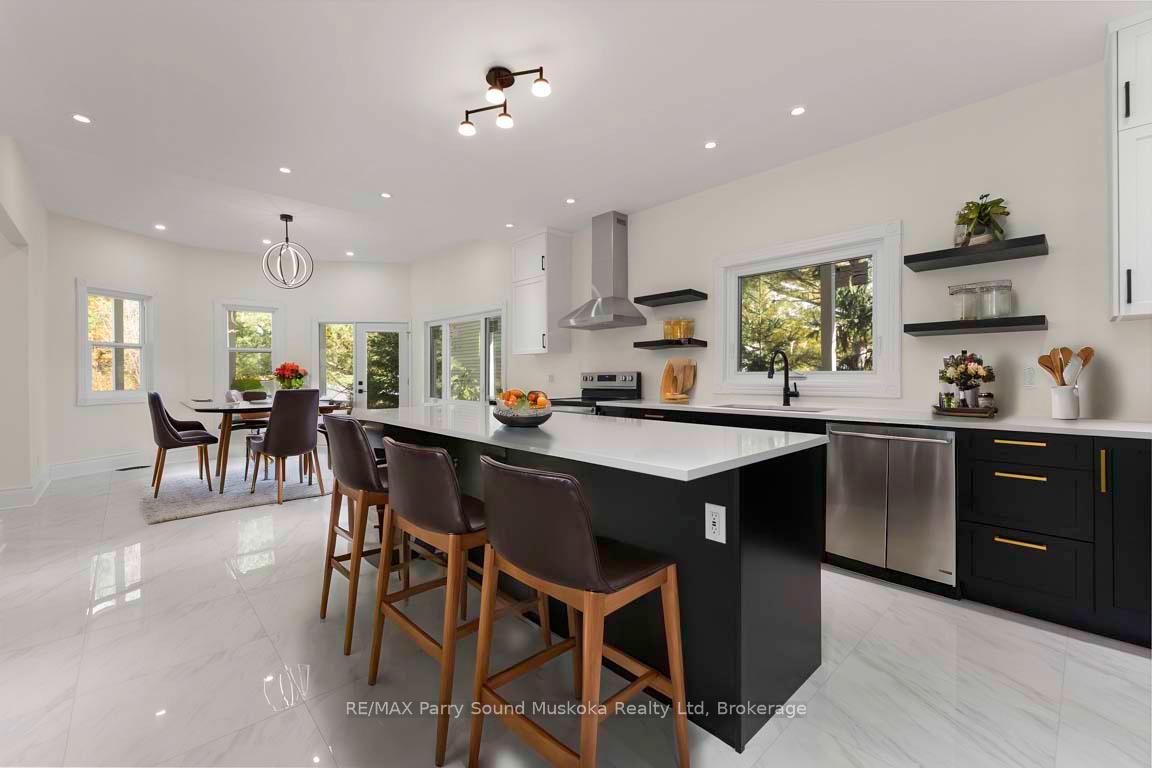 Photo 8 of 14-16 Knowles Crescent, Seguin — HOMEH