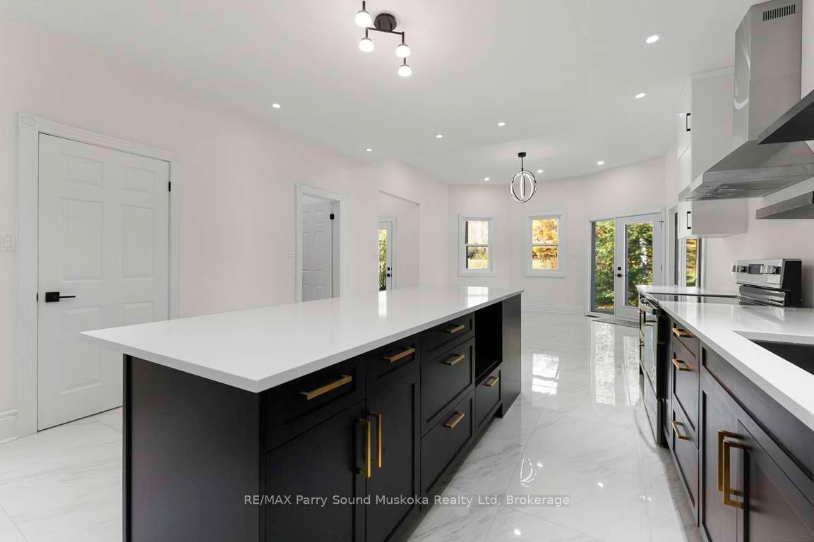 Photo 10 of 14-16 Knowles Crescent, Seguin — HOMEH