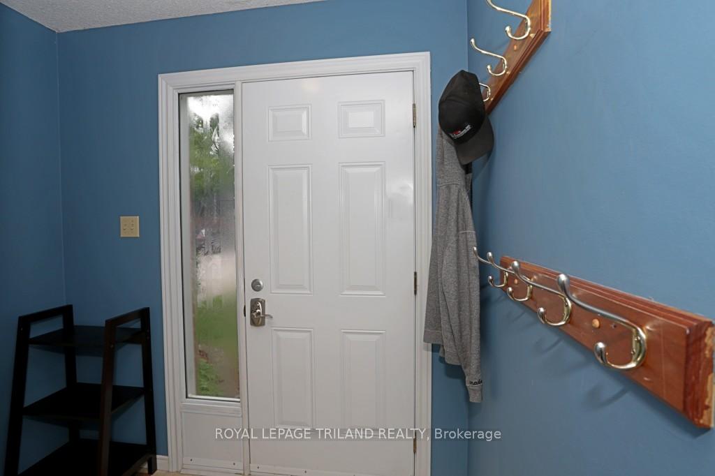 Photo 3 of Unit 2, 131 Bonaventure Drive, London, East I — HOMEH