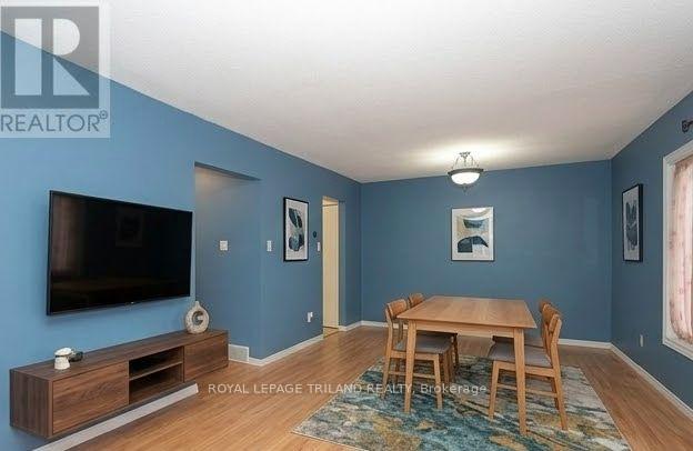 Photo 5 of Unit 2, 131 Bonaventure Drive, London, East I — HOMEH