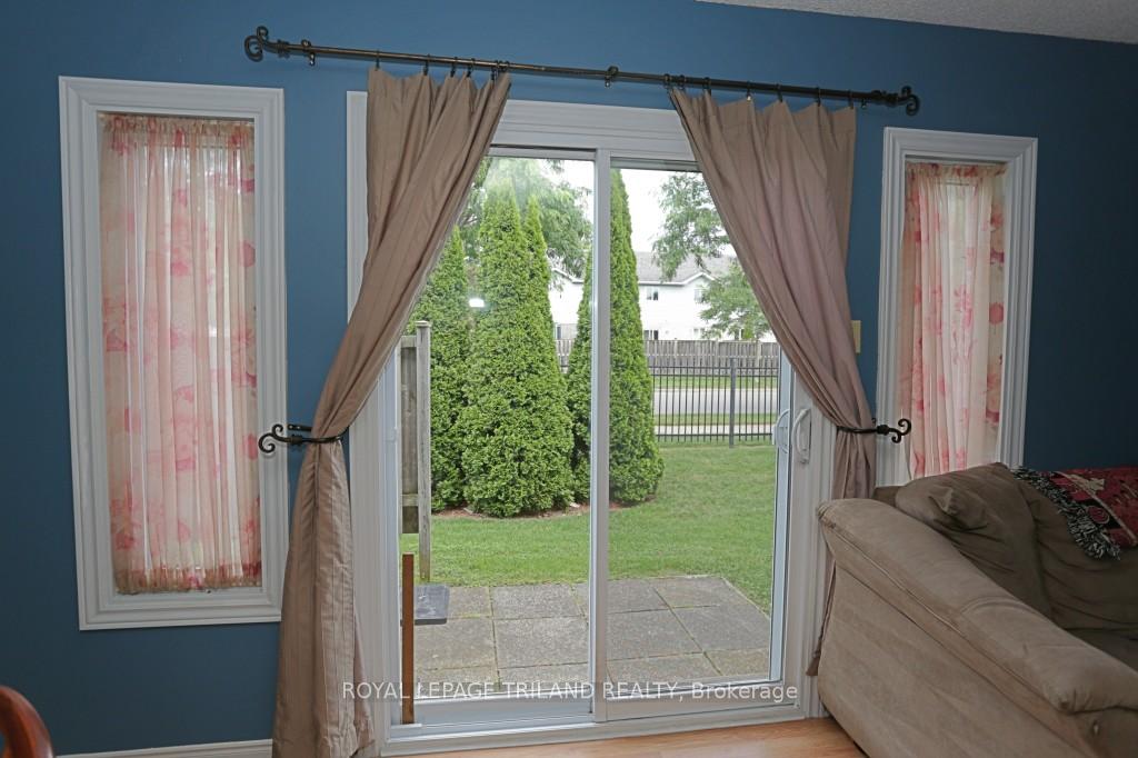 Photo 6 of Unit 2, 131 Bonaventure Drive, London, East I — HOMEH