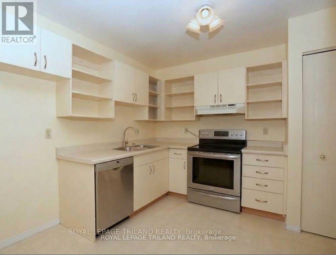 Photo 7 of Unit 2, 131 Bonaventure Drive, London, East I — HOMEH