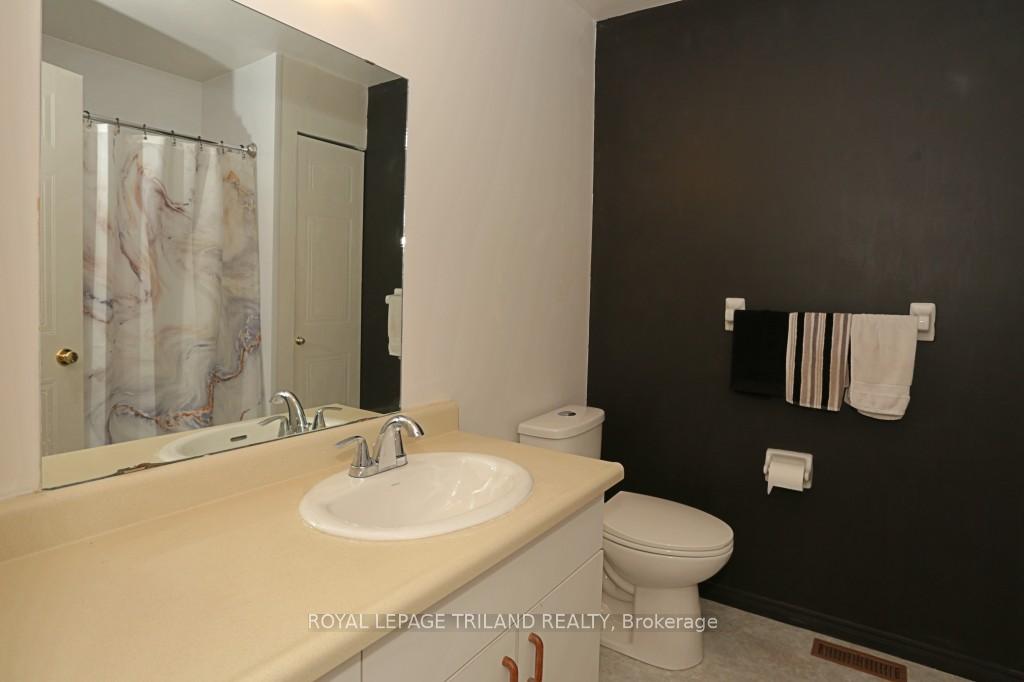 Photo 8 of Unit 2, 131 Bonaventure Drive, London, East I — HOMEH