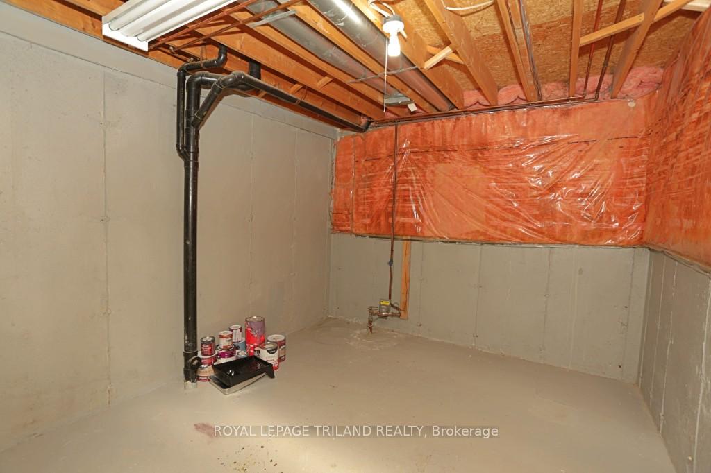 Photo 15 of Unit 2, 131 Bonaventure Drive, London, East I — HOMEH