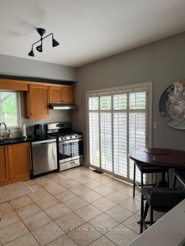 Photo 10 of 5383 Haldimand Crescent, Burlington, Orchard — HOMEH