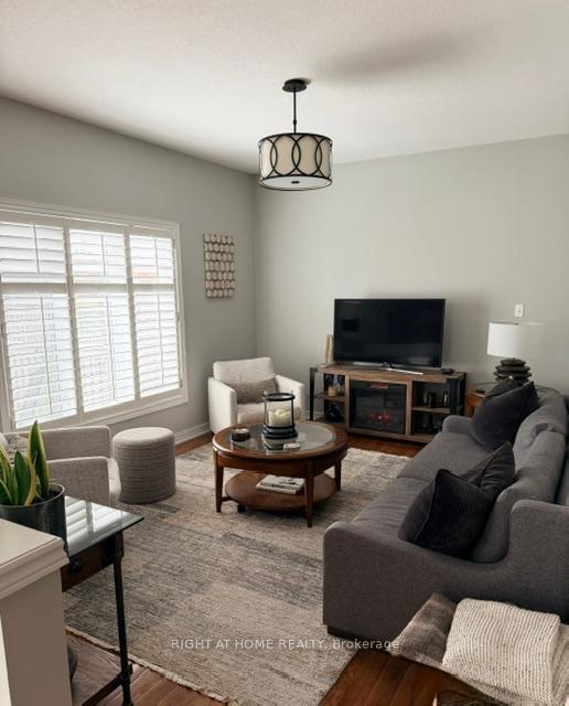 Photo 14 of 5383 Haldimand Crescent, Burlington, Orchard — HOMEH