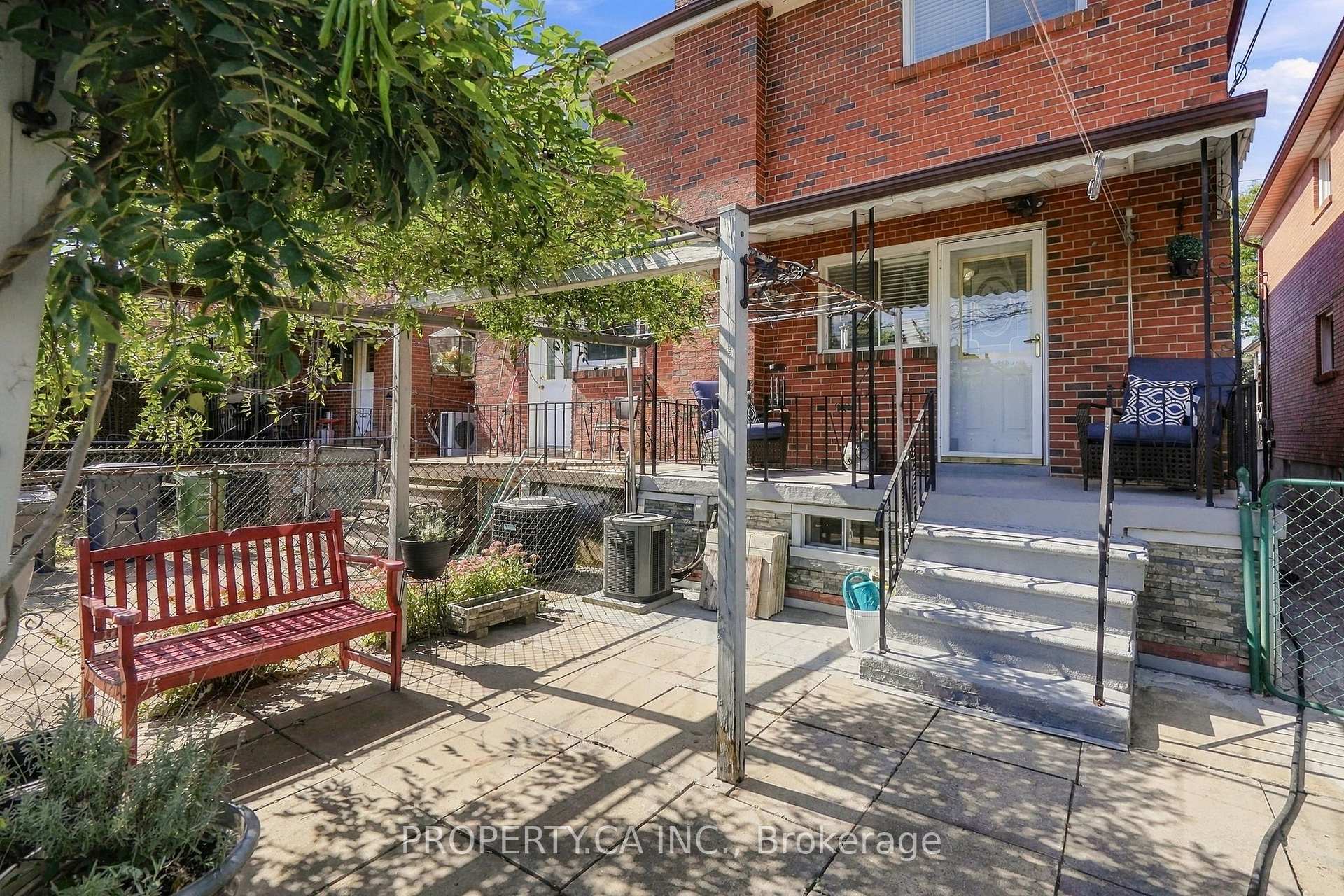 Photo 30 of 581A Delaware Avenue, Toronto, Wychwood — HOMEH